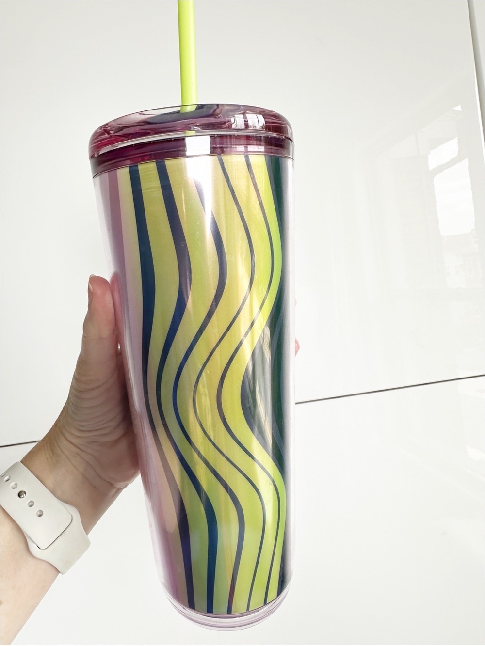 Starbucks Purple and Black Wavy Tumbler Cup 24oz Venti Size Green Straw